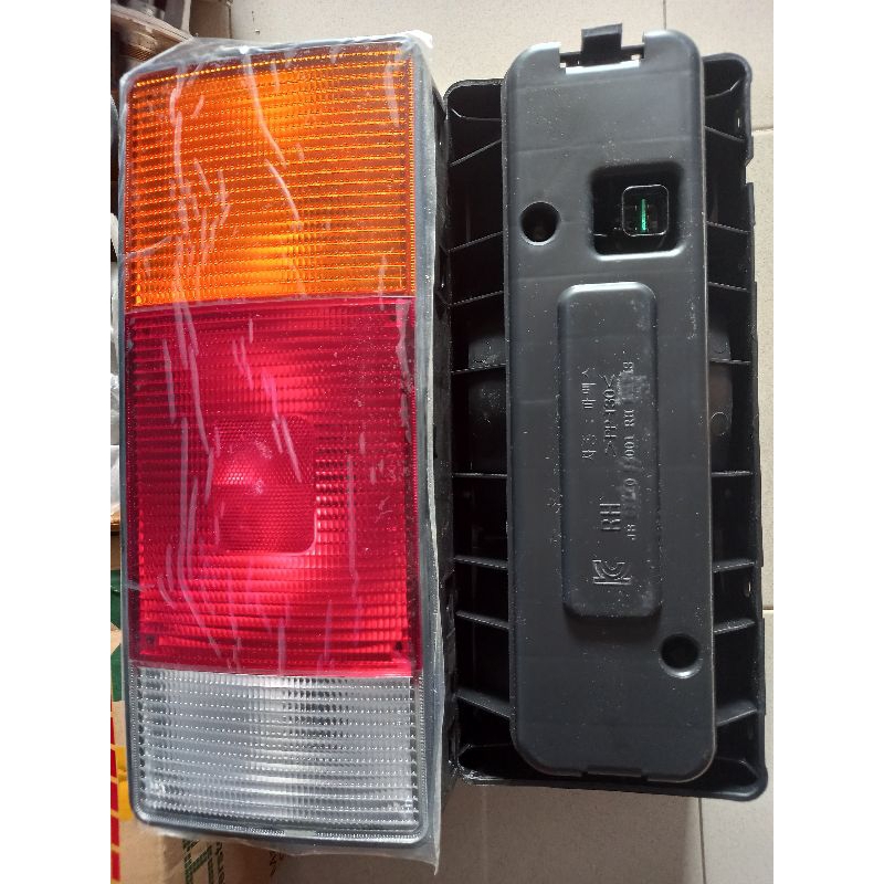 Đèn hậu xe tải huyndai  từ 2t5 - 10t