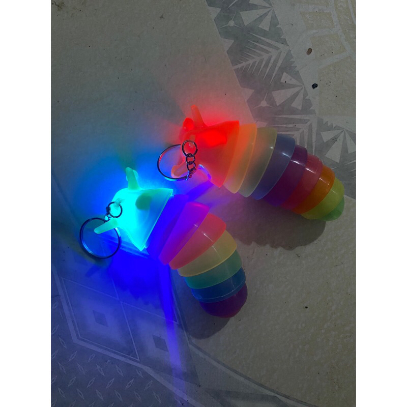 Móc chìa khoá hình con sâu loại đẹp có đèn phát sáng con ốc sên