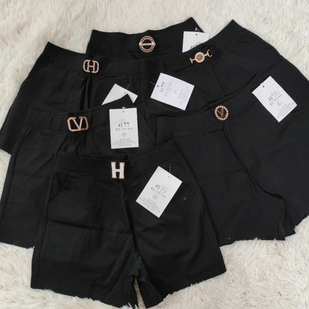 Quần đùi nữ GOZIN.SHOP chất umi hàn co giãn mềm mịn thoáng mát mát đính logo