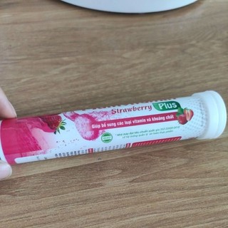 Sủi multivitamin VỊ DÂU thơm ngon ( tuýp To 20v x4 g)