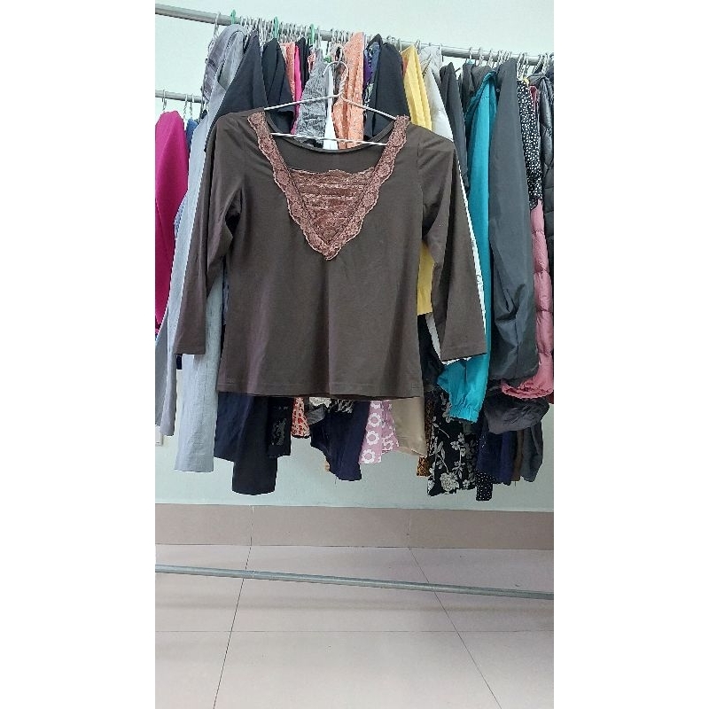 Áo nữ size L ngực 90-94cm.