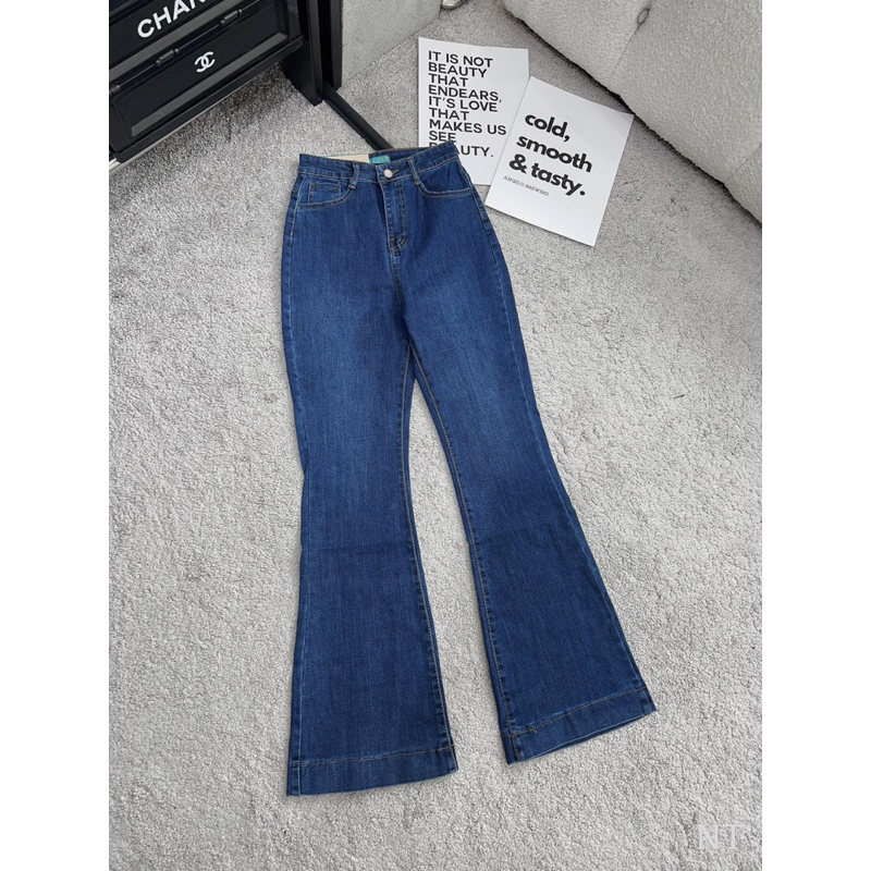 Quần jean ống loe hack dáng