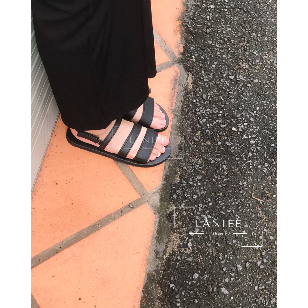 Giày sandal nữ Làniee 3 quai ngang màu đen - LNT03