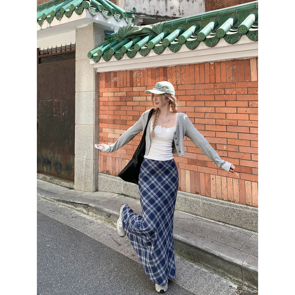 Set Đồ Nữ Áo Cardigan Len Mỏng Áo Khoác Ngoài Nữ, Áo 2 Dây Trắng, Chân Váy Dài Chữ A Kẻ Set Đồ Nữ Đi Chơi SD538