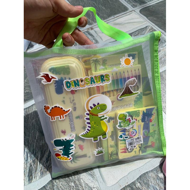 Set túi bút làm quà tặng cho bé trai và bé gái mới nhất năm 2023