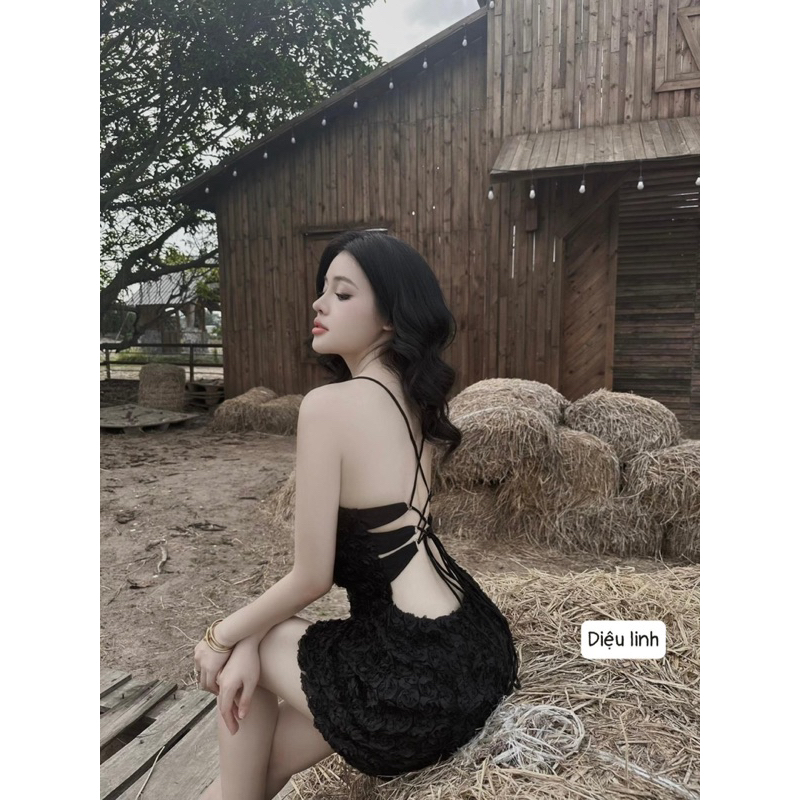 Đầm thiết kế hoa lưới dây lưng