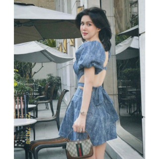 Đầm Jean Cổ Vuông Khoét Eo