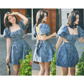 Đầm jean cổ vuông khoét eo