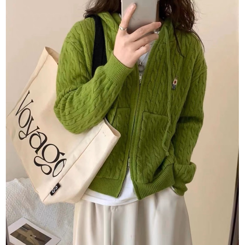 Áo len thêu Gấu comic 912