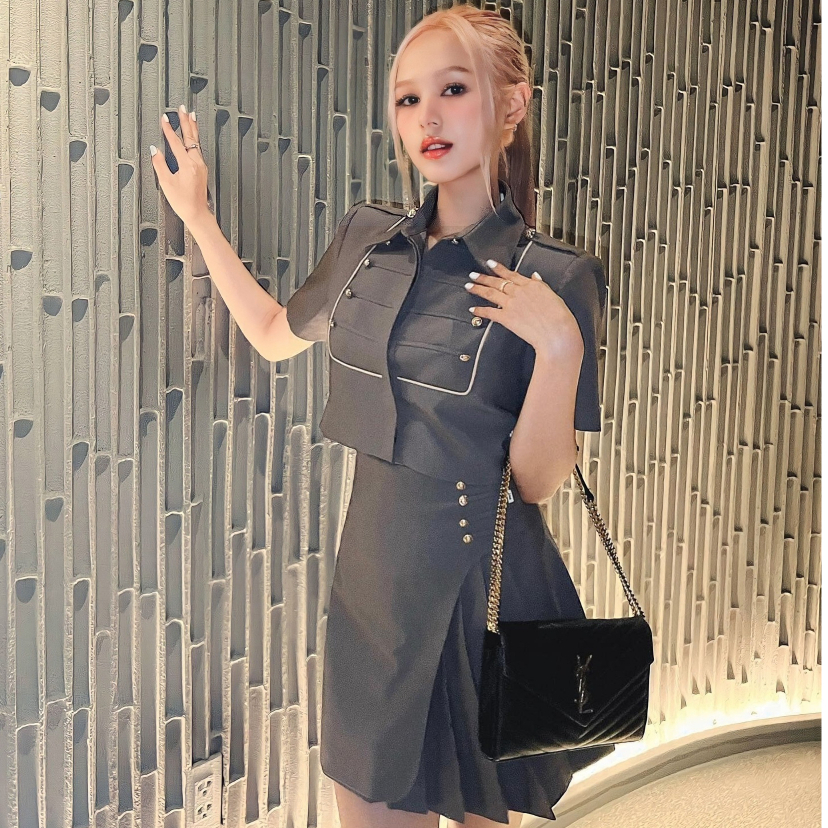 Áo Blazer Dáng Ngắn  JM Dress Design Thiết Kế Cổ Đức Cá Vai Sang Chảnh 5B01.2206KT