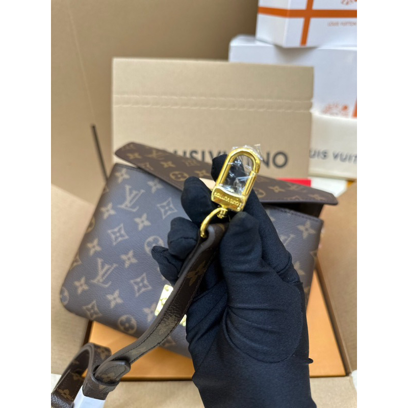 TÚI LV POTCHETTE METIS DA BÒ