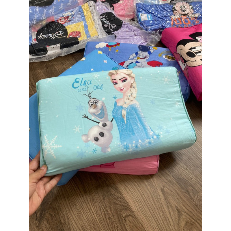 Gối cao su non Disney cho bé