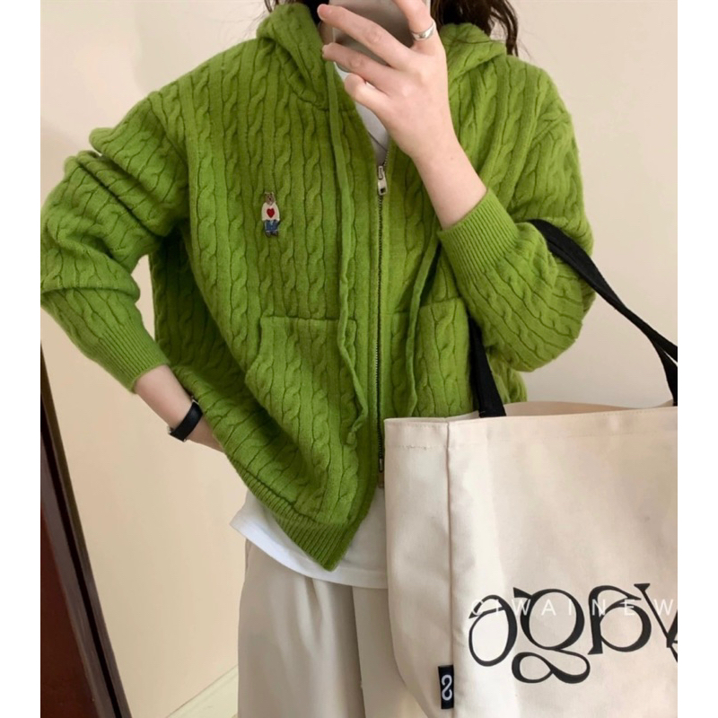 Áo len thêu Gấu comic 912