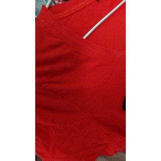 Áo phông nữ size S, M.