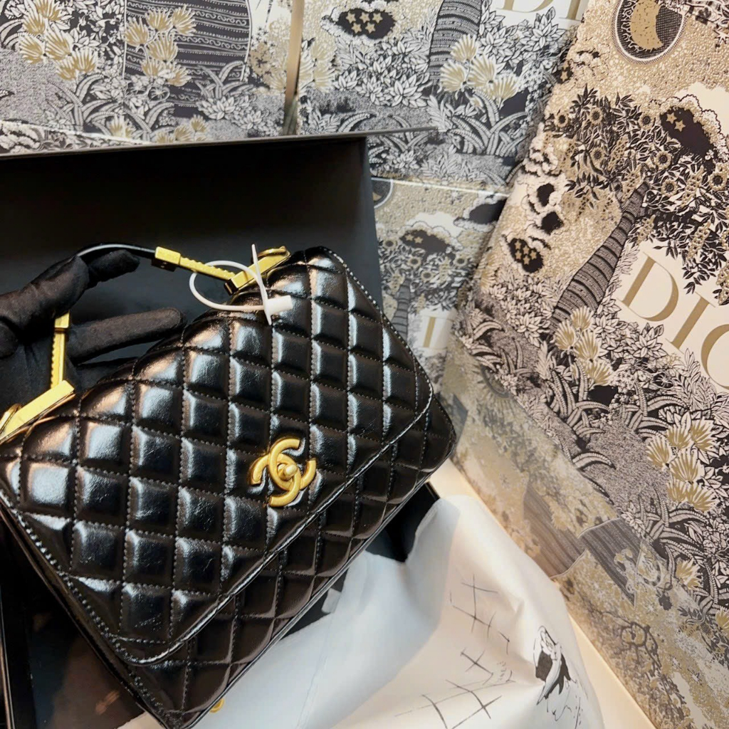 Túi c.n Flapbag quai xách SP màu trắng - Shop Lynh