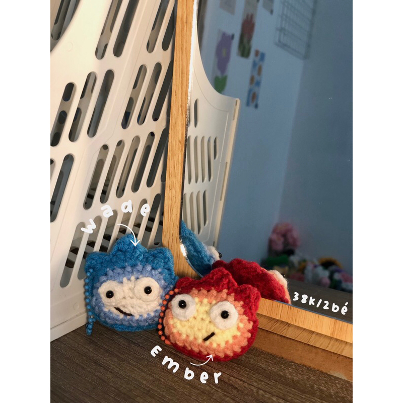 Móc khoá len Ember và Wade