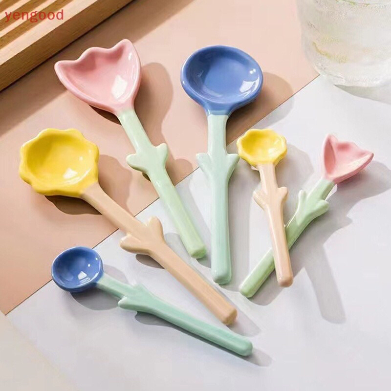 Muỗng sứ hình cành hoa Tulips dễ thương