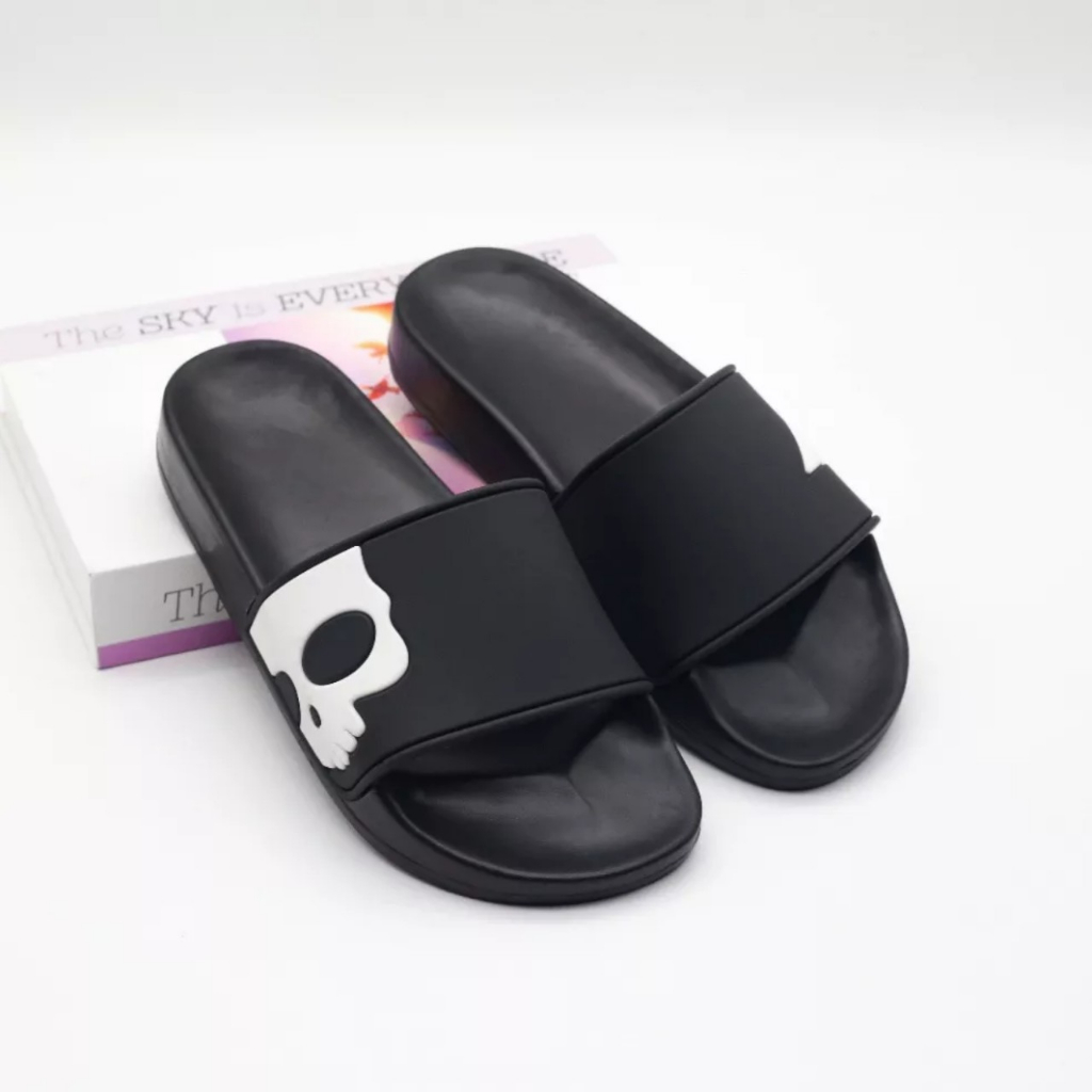 Dép nam quai ngang Hydrogen, dép có họa tiết đầu lâu và ngôi sao, dép rất hợp với mấy bạn nam thích mạnh mẽ