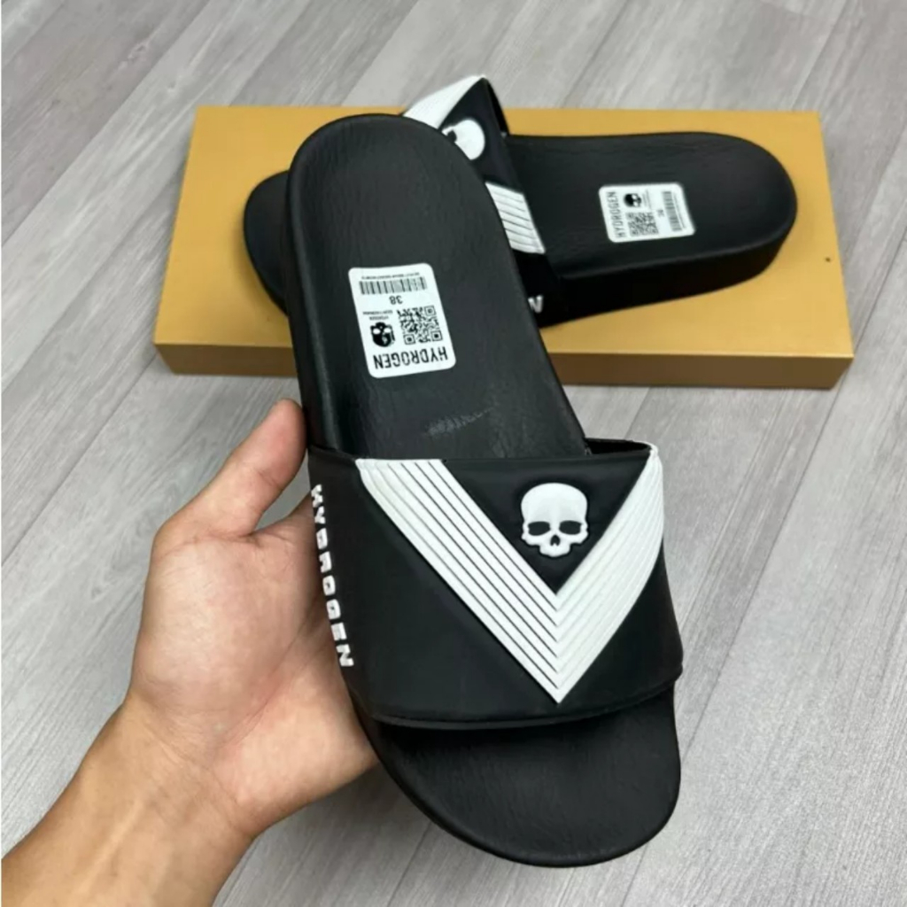 Dép nam quai ngang Hydrogen, dép có họa tiết đầu lâu và ngôi sao, dép rất hợp với mấy bạn nam thích mạnh mẽ