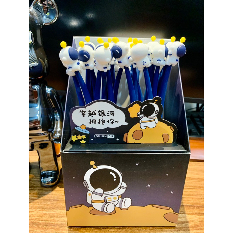 BÚT VIẾT MỰC GEL LẮC LƯ HÌNH PHI HÀNH GIA