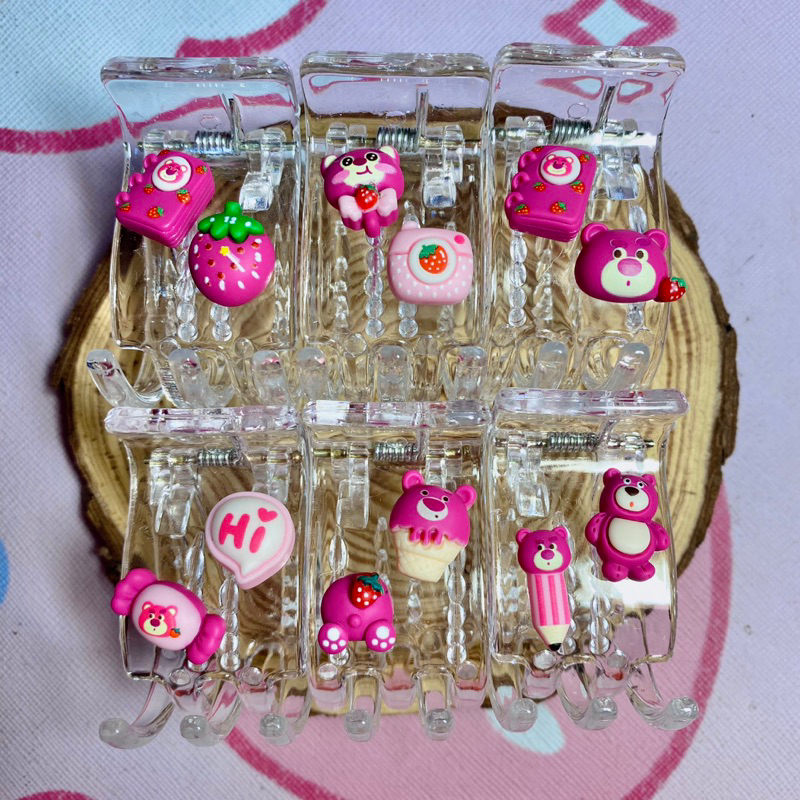 Kẹp Tóc Càng Cua Cao Cấp 5 Răng Charm Gấu Dâu Lotso Hot Trend Siêu Xinh