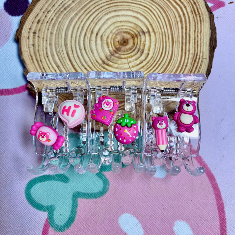 Kẹp Tóc Càng Cua Cao Cấp 5 Răng Charm Gấu Dâu Lotso Hot Trend Siêu Xinh