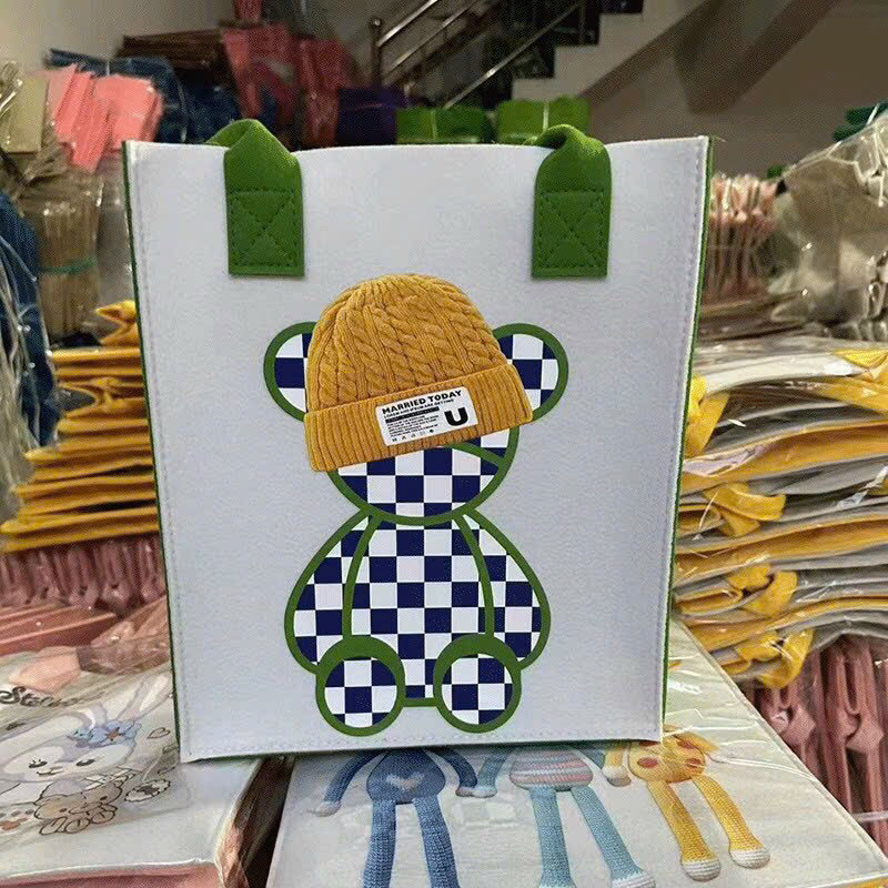 Túi vải nỉ tote tiện lợi đa năng hoạ tiết hoạt hình gấu dâu