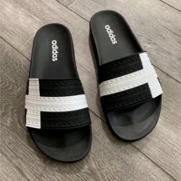 Dép Nam quai ngang, dép Adidas hình dấu cộng màu trắng, dép được thiết kế dáng thể thao nhìn rất khỏe