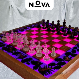 Bàn cờ vua gỗ thông Epoxy resin cao cấp 50x52cm, trang bị đèn Led RGB phát sáng - Resin Artisan