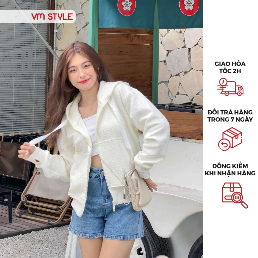 Áo khoác nữ VMSTYLE croptop có nón 2 túi chất xốp họa tiết nổi - AKU00026