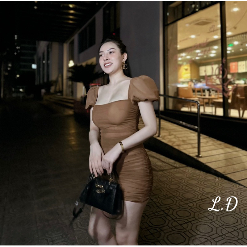 Đầm body lưới cổ vuông tay bồng