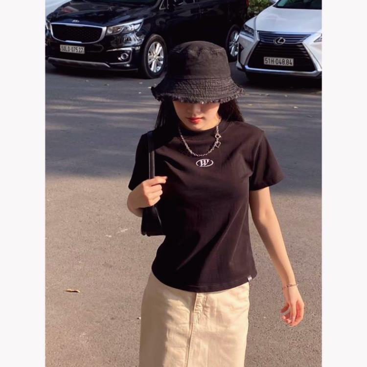 Áo thun baby tee LOGO W cotton 100% thêu chữ W,Áo baby tee Whattowear Seller.localbrand