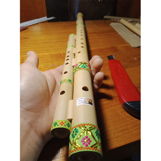 Sáo mèo kép tông đô quấn vải xanh