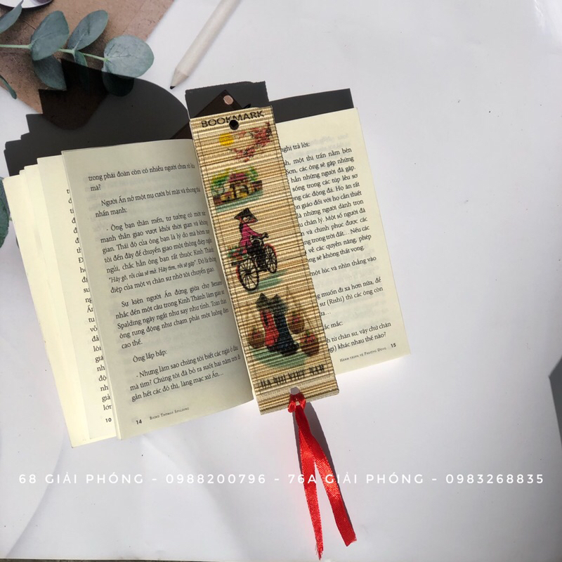 Bookmark đánh dấu trang sách chất liệu mành tre hình ảnh cô gái cảnh đồng quê Việt Nam