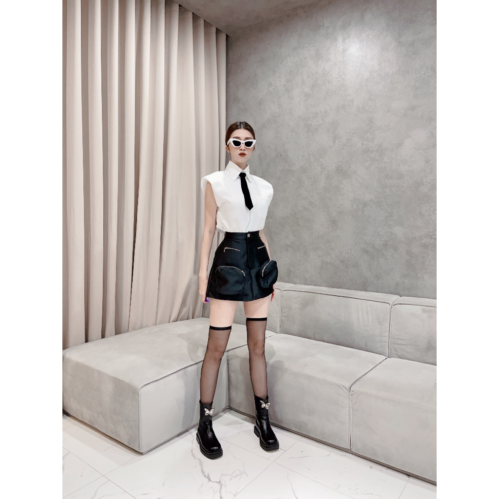 ÁO TRẮNG SN ĐỘN VAI KHOÁ KÉO TRƯỚC