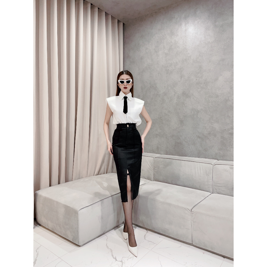 ÁO TRẮNG SN ĐỘN VAI KHOÁ KÉO TRƯỚC