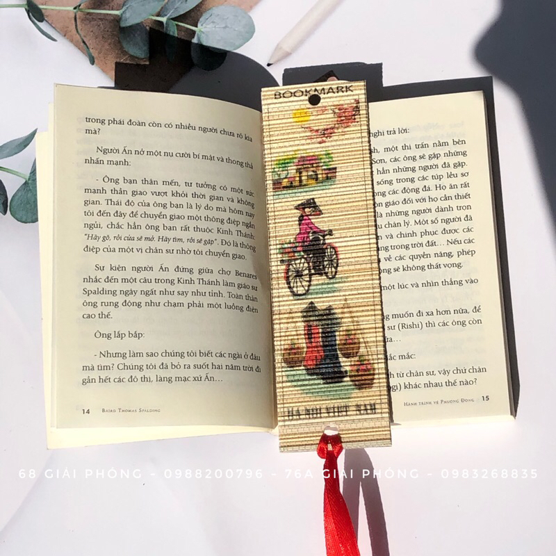 Bookmark đánh dấu trang sách chất liệu mành tre hình ảnh cô gái cảnh đồng quê Việt Nam