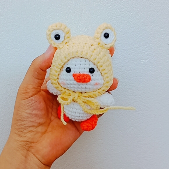 Móc khoá len vịt đội mũ ếch