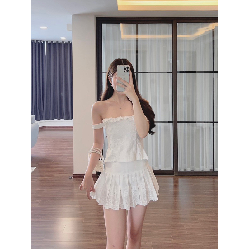 ÁO ĐAN DÂY SAU LƯNG VÀ CHÂN VÁY HOA NHÍ