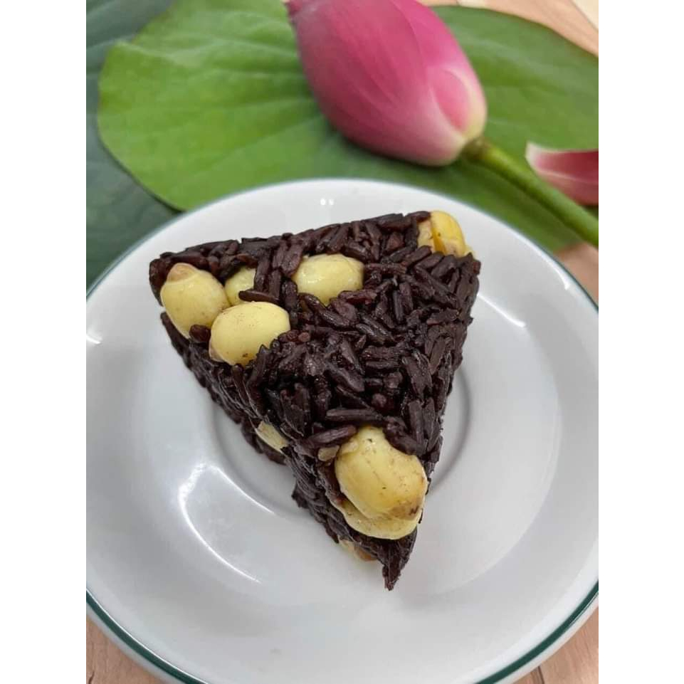 Cơm gạo lứt đen ăn liền mix hạt sen gói 700gr 6 miếng