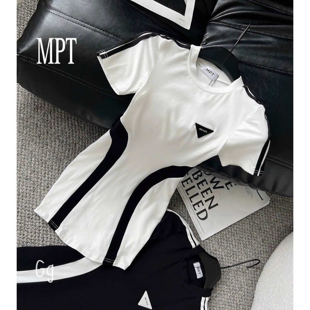 Đầm body nữ thun gân dáng ngắn tay ngắn đính logo tam giác phối màu xinh xắn