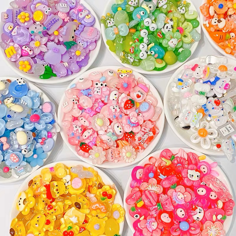 Set 5 Charm 3D nổi loại trong ( 2-2.5cm ) mẫu ngẫu nhiên theo màu tự chọn