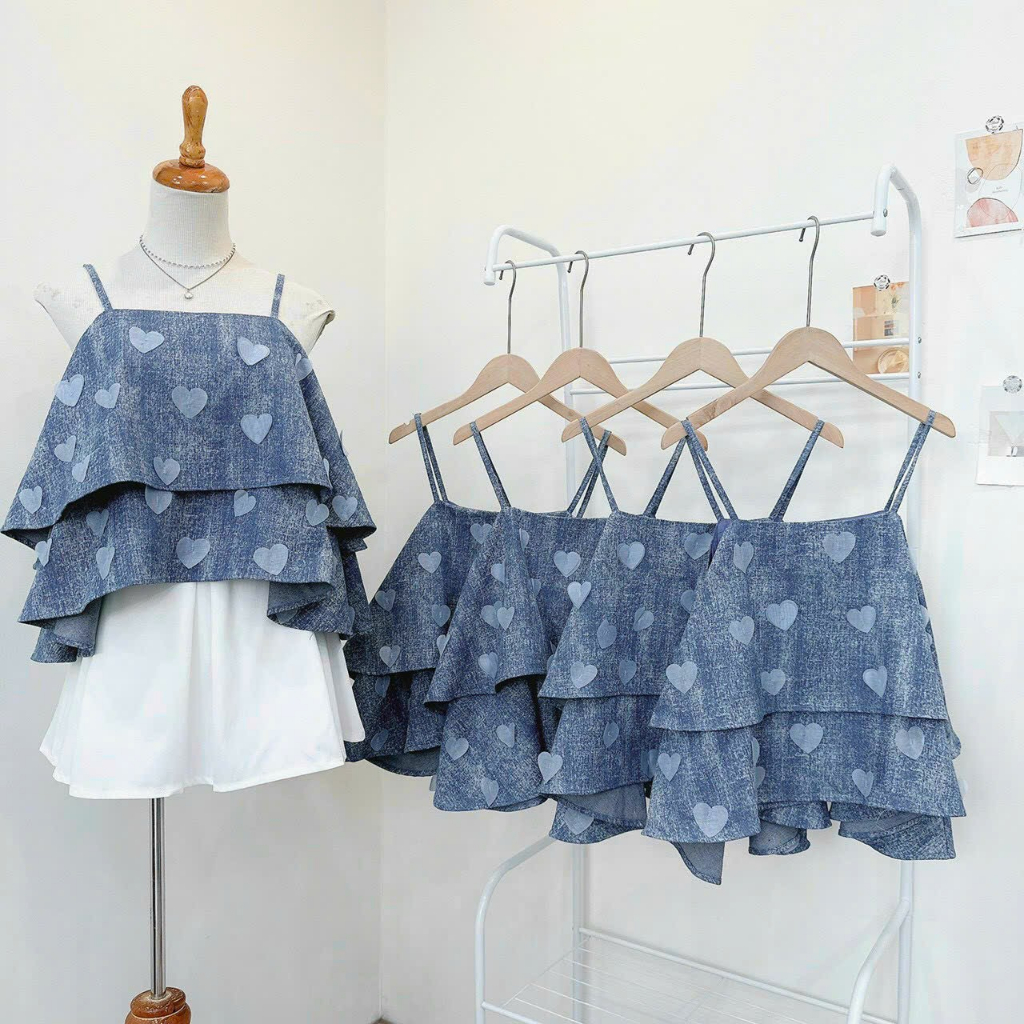 Áo 2 dây chất jean đính họa tiết trái tim xếp bèo tầng cưng lắm ah