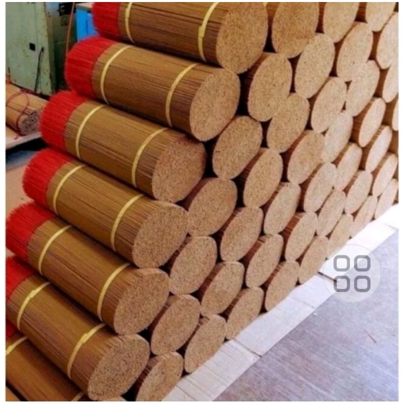 bó 1kg 500 cây cao38 cm, thơm tự nhiên, tốt phong thủy