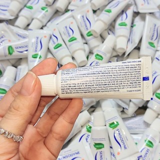 Kem đánh răng Sensodyne Fresh Mint 18g