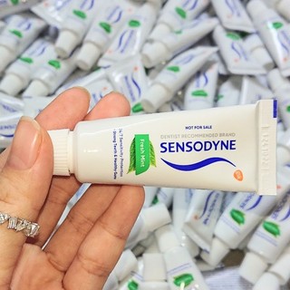 Kem đánh răng Sensodyne Fresh Mint 18g