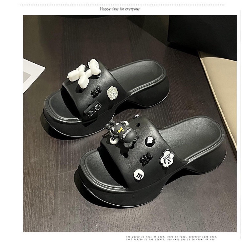 Dép nữ gắn hình sticker  sinh động qc