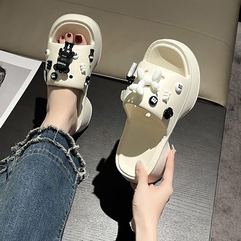 Dép nữ gắn hình sticker  sinh động qc