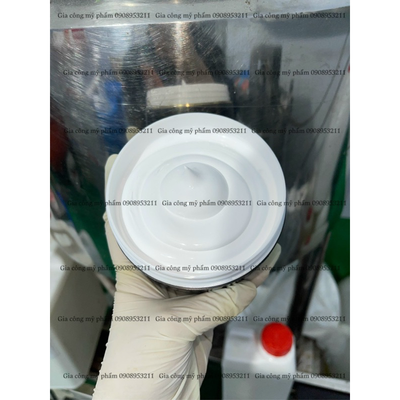 1KG KEM BODY TUYẾT