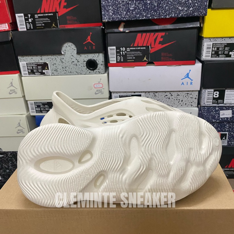 Giày YEEZY FOAM RUNNER